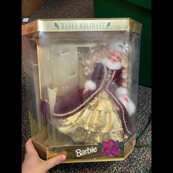 1996 happy holiday Barbie - Picture 1 of 8